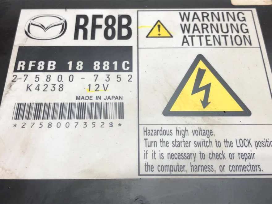Riadiaca jednotka motora Mazda 3 (BK) 2003 - 2009 RF8B18881C – fotka 4
