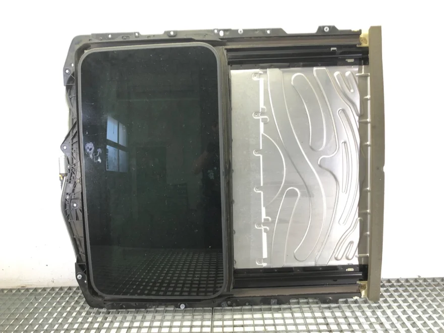 Strešné okno BMW 3 Coupe (E92) 2005 - 2013 7046161
