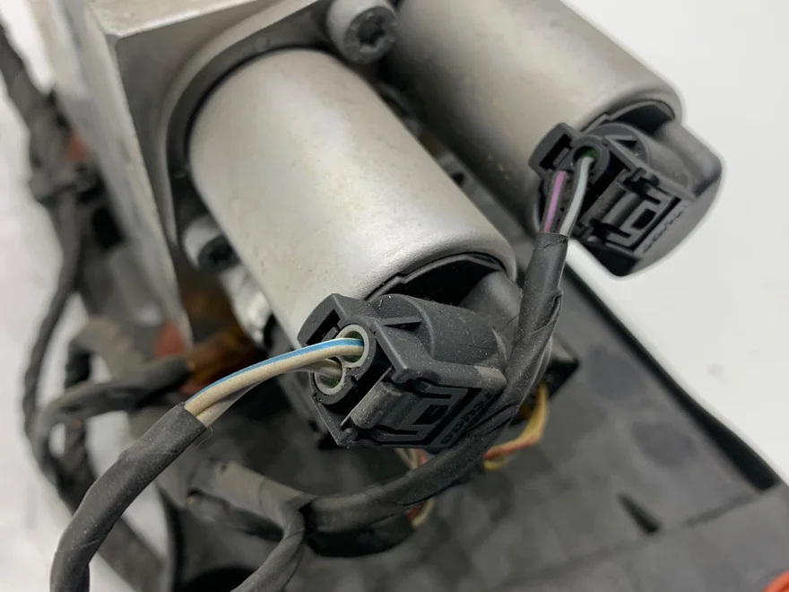 Čerpadlo kompresor podvozku BMW X6 (E71, E72) 2007 - 2014 6782737 – fotka 5
