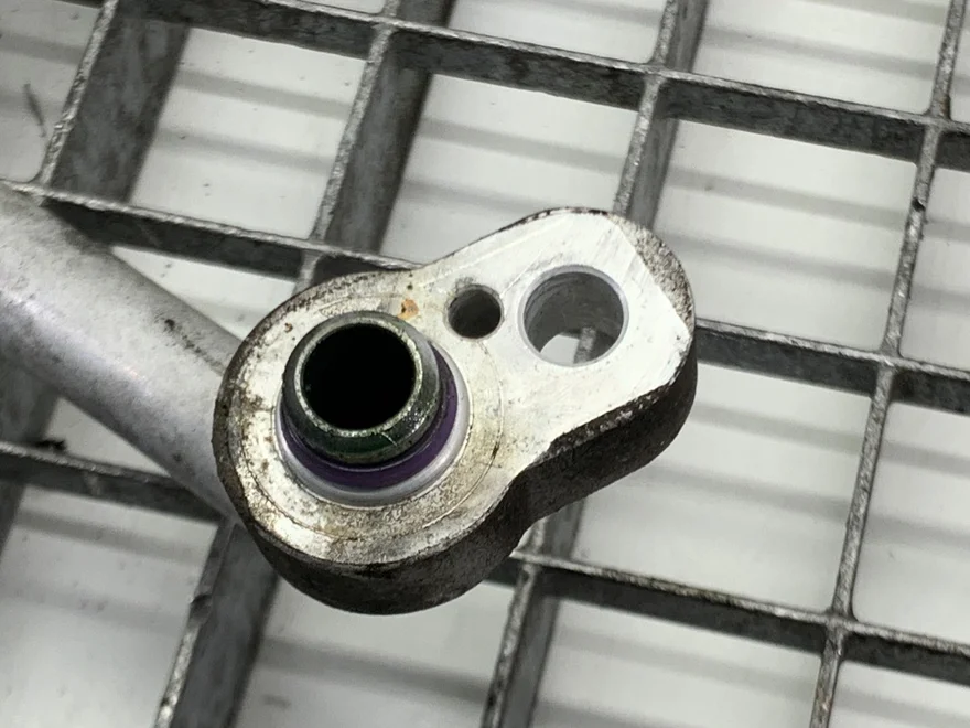 Hadica klimatizácie Seat Ibiza IV St (6J8, 6P8) 2010 - 2016 6R0820721E – fotka 2