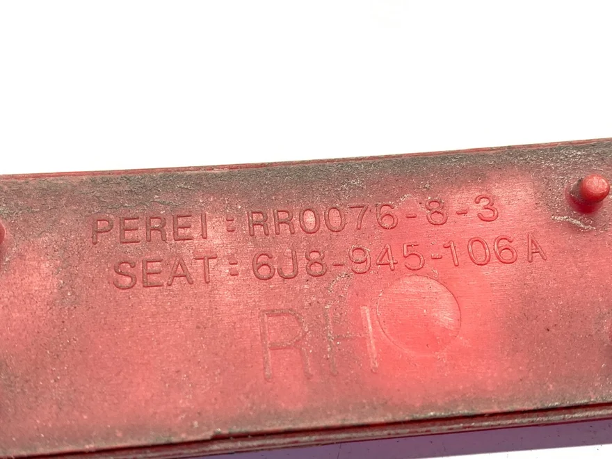 Odrazka nárazníka pravá zadná Seat Ibiza IV St (6J8, 6P8) 2010 - 2016 6J8945106A – fotka 3