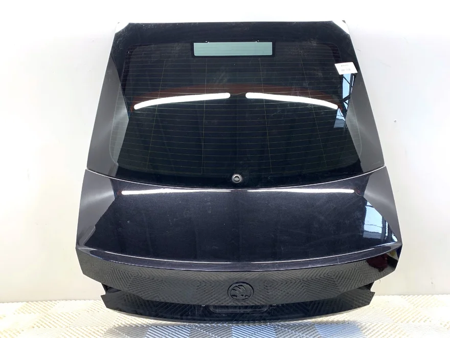 Veko batožinového priestoru kufor zadný LF9R Škoda Superb III (3V3) 2015 - 2022 LF9R – fotka 1