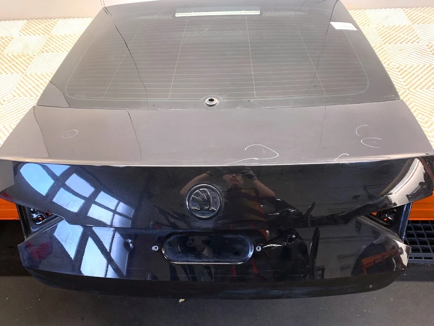 Veko batožinového priestoru kufor zadný LF9R Škoda Superb III (3V3) 2015 - 2022 LF9R – fotka 5