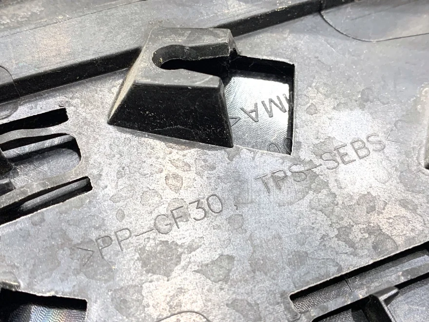 Kryt stĺpika pravý zadný Opel Astra K (B16) 2015 - 2022 39187584 – fotka 3