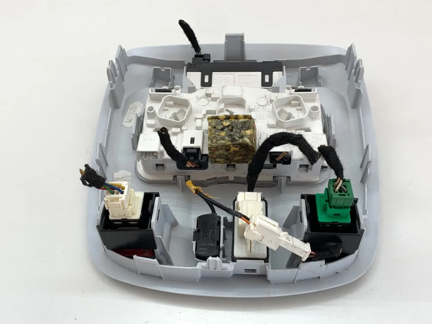 Stropné svetlo Peugeot 308 Sw II (LC_, LJ_, LR_, LX_, L4_) 2014 - 2021 9677821577 – fotka 3